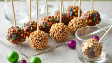 Cheesecake ball recipe that's quick, creamy, and no-bake! Perfect for parties, holidays, or anytime you crave a sweet treat. Easy to customize with your favorite flavors and toppings.